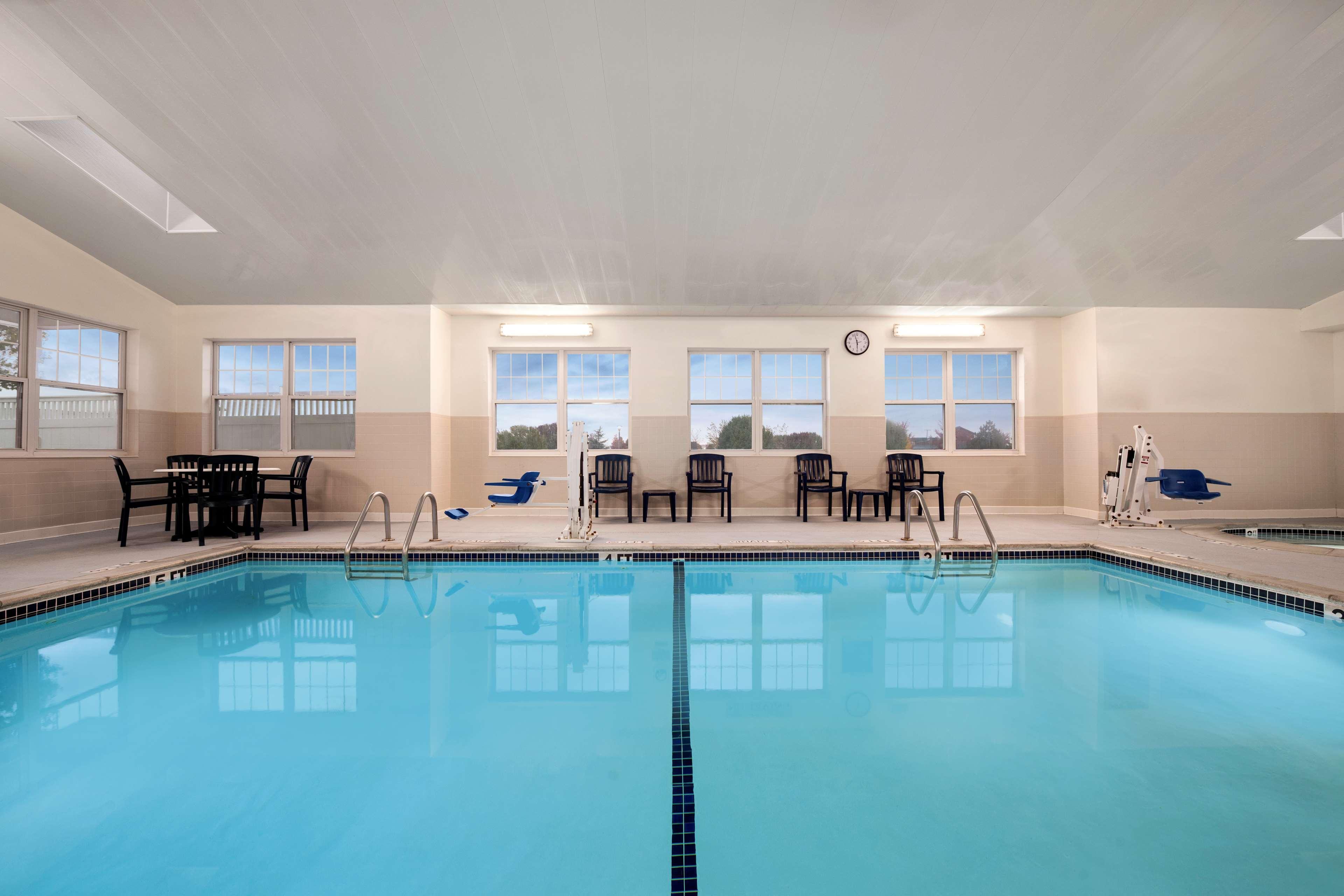 Country Inn & Suites By Radisson, Dundee, Mi Экстерьер фото