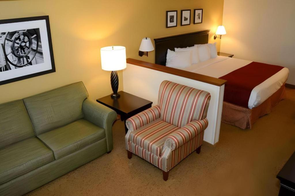 Country Inn & Suites By Radisson, Dundee, Mi Экстерьер фото