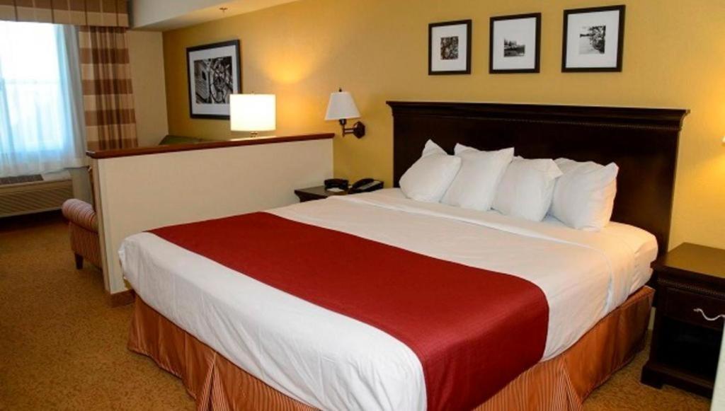 Country Inn & Suites By Radisson, Dundee, Mi Экстерьер фото