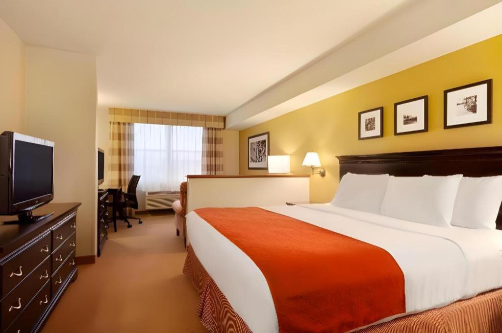 Country Inn & Suites By Radisson, Dundee, Mi Экстерьер фото